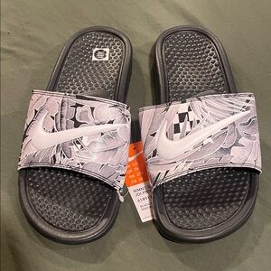 Nike Graphic Women’s Slide Sandals